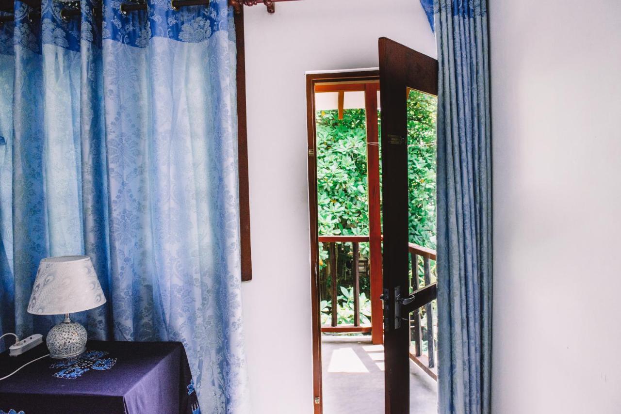 Kadolana Guest House Мириса Екстериор снимка